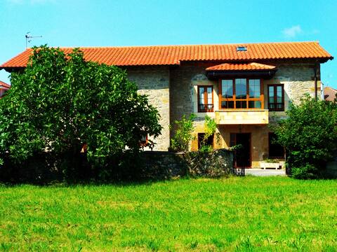 Spacious house with garden and parking G100147