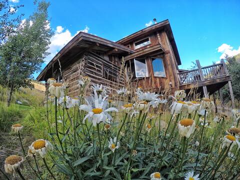 Holidays in Yellowstone Custom Home Awaits You