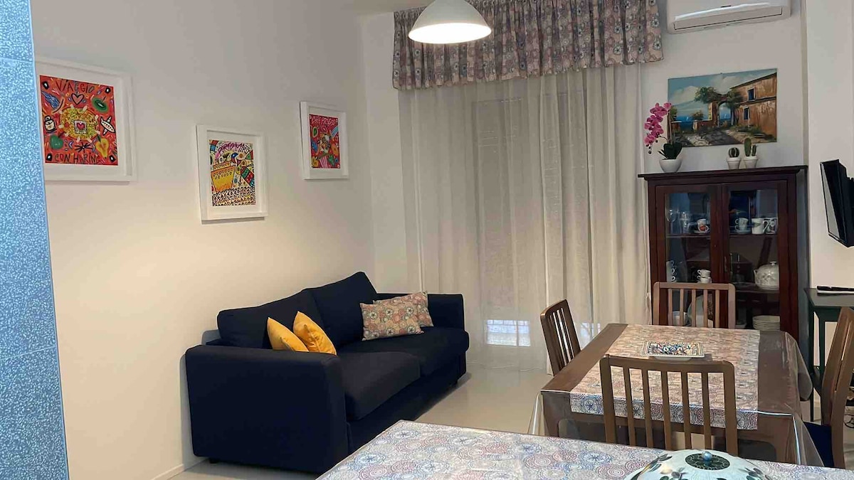 Трапезария с двоен диван