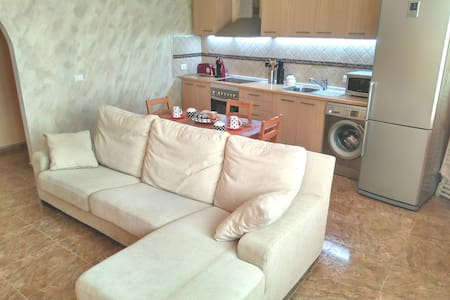 CONFORTABLE Y PERFECTA UBICACIÓN PARA VER LA ISLA