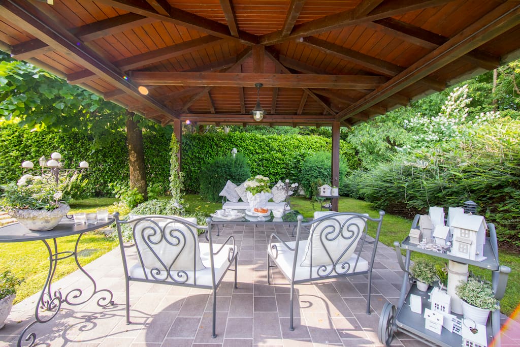 Shaded terrace for breakfast or open-air aperitifs