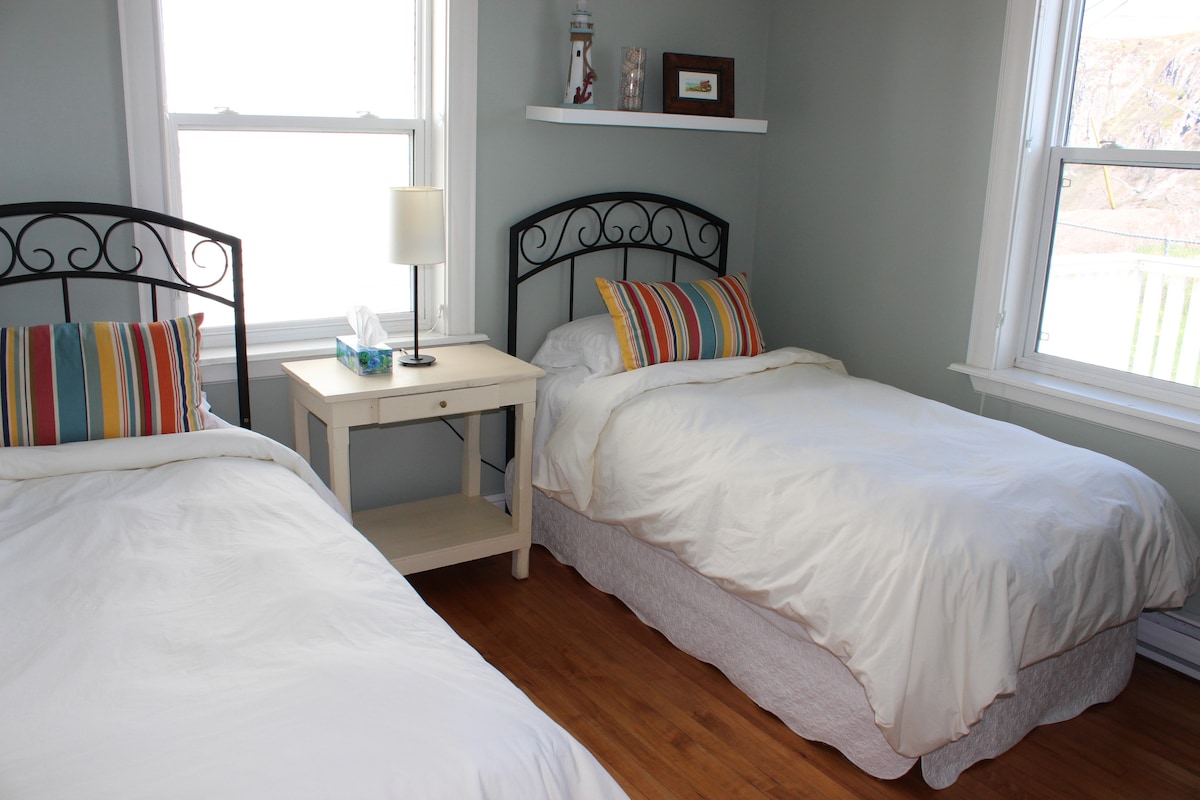 Segundo dormitorio con dos camas individuales