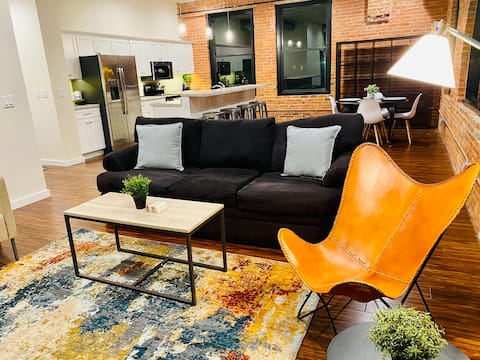 Gorgeous Downtown Apartment in Dubuque!