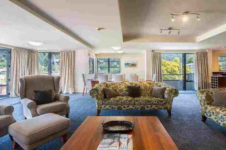 The Glebe Apartments managed Airbnb listing 1