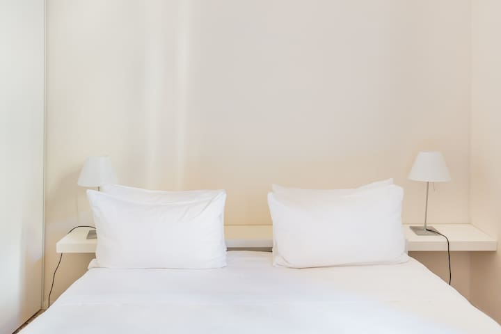 Batioro Luxury Apartment with Canal View gallery image 5