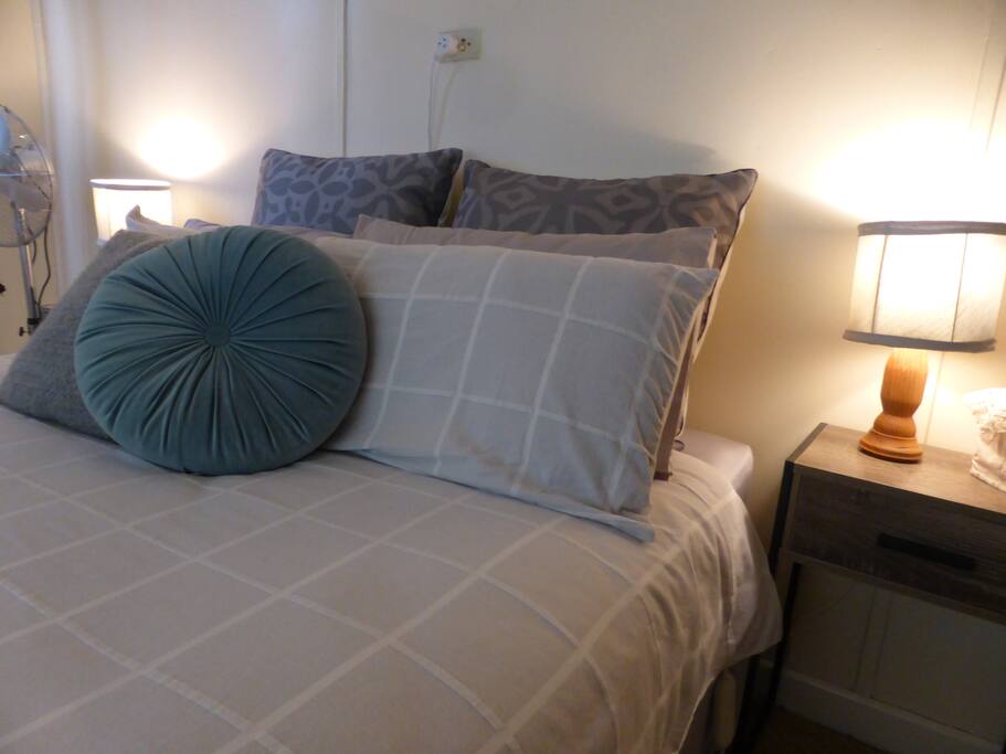 Main bedroom, with queen bed.