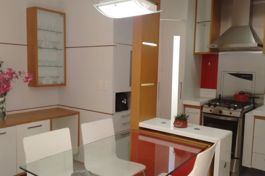 Cozinha / Mesa de Jantar