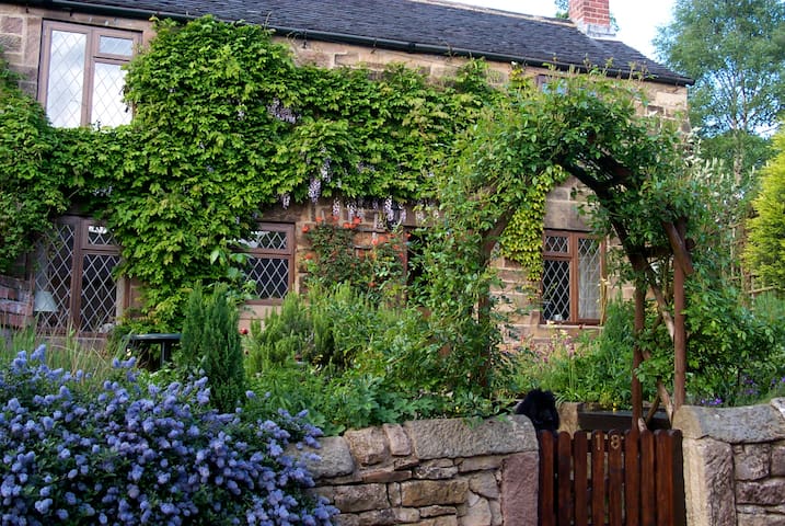 Airbnb Wirksworth Holiday Rentals Places To Stay England