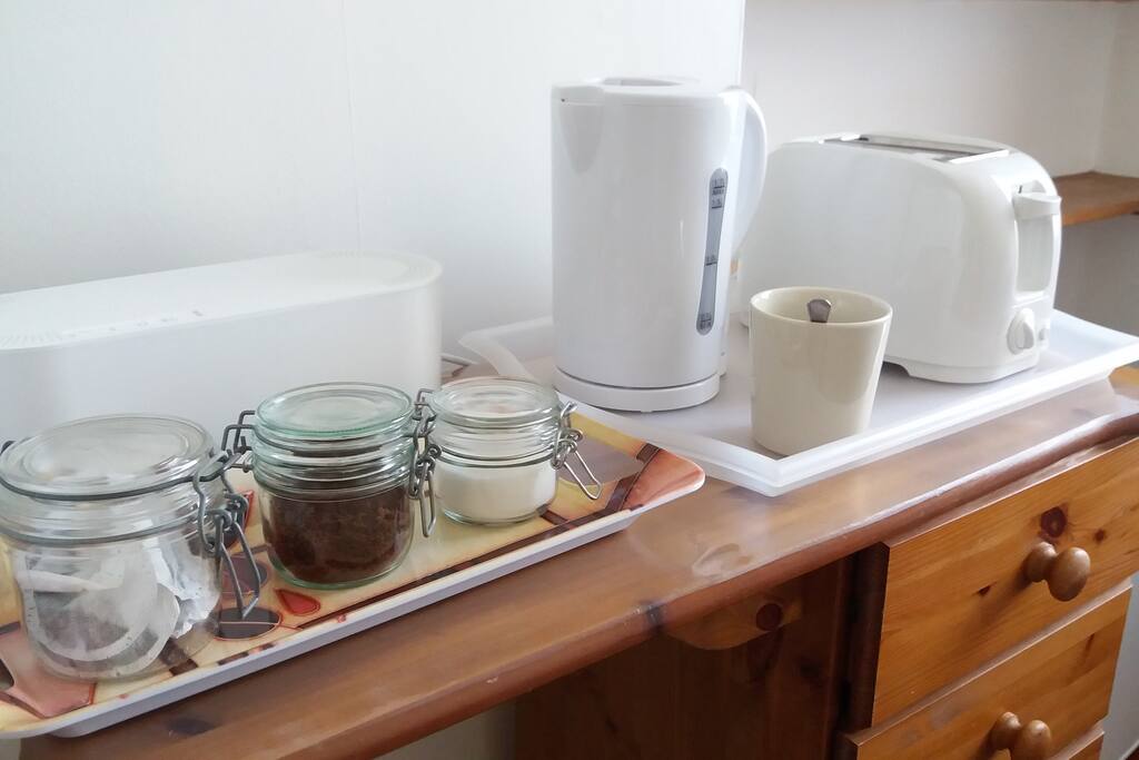 Tea making and toaster