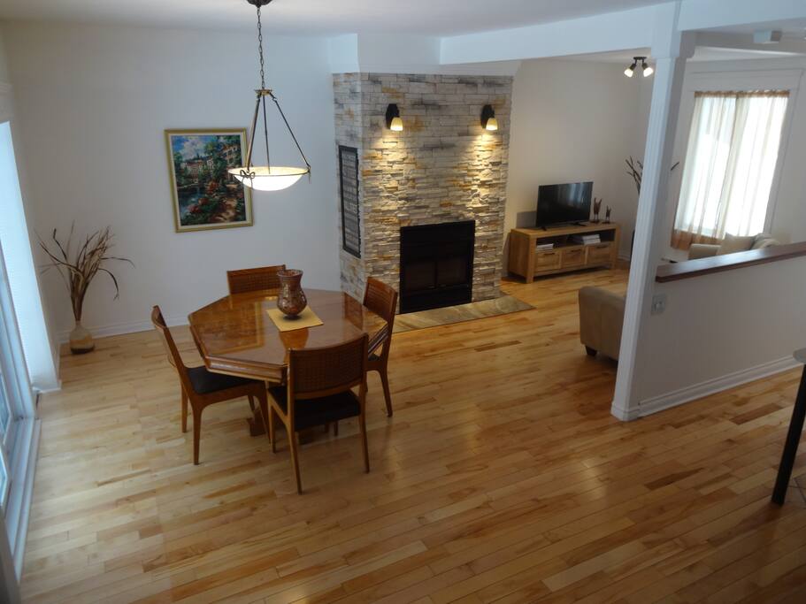 Salle à dîner/ salon