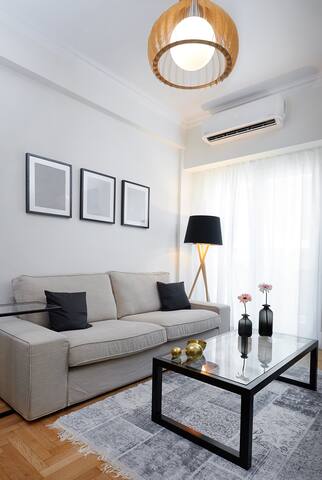 Lux Central Apt at Kolonaki