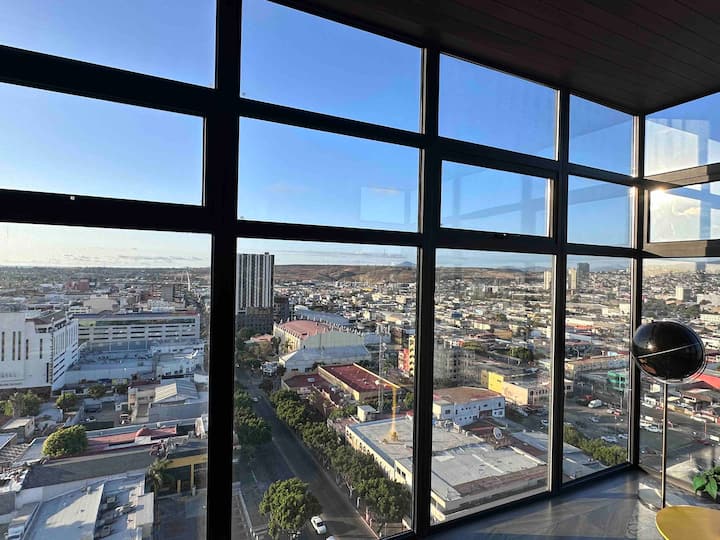 Centrally Located Comfy Beds 24/ 7 Security Guards - Playas De Tijuana