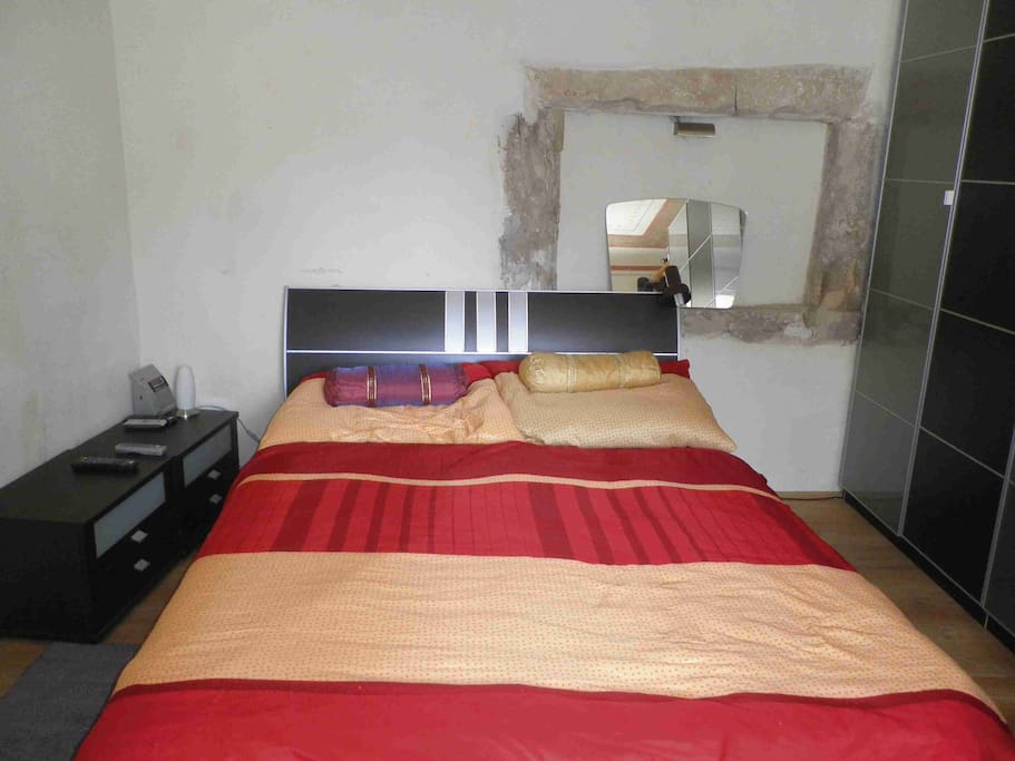 gemütliches Doppelbett