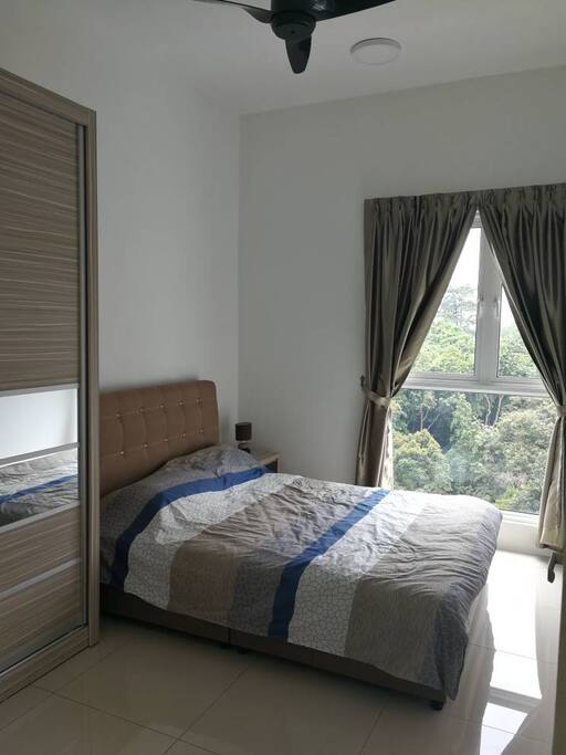 Second room - Queen size bed