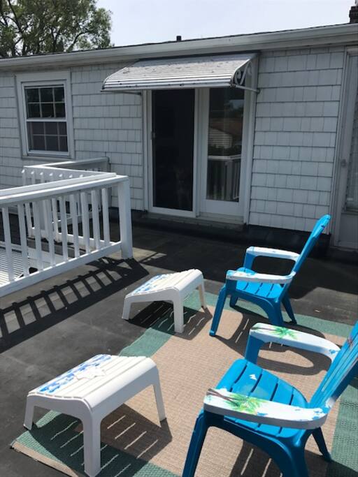 Deck lounge chairs