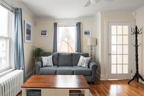 Second Floor Retreat in Central Newport