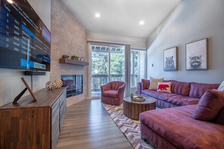 Luxury Condo Steps To Shuttle & 5 Min To Village - Mammoth Lakes, CA