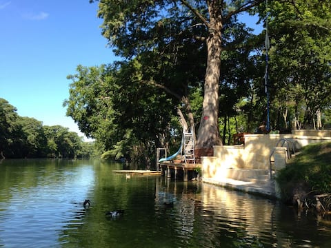Guadalupe RiverFront 4BR/3BA Hs, Texas Hill Cntry