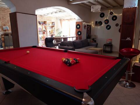 Relaxing house, billiards & garden
