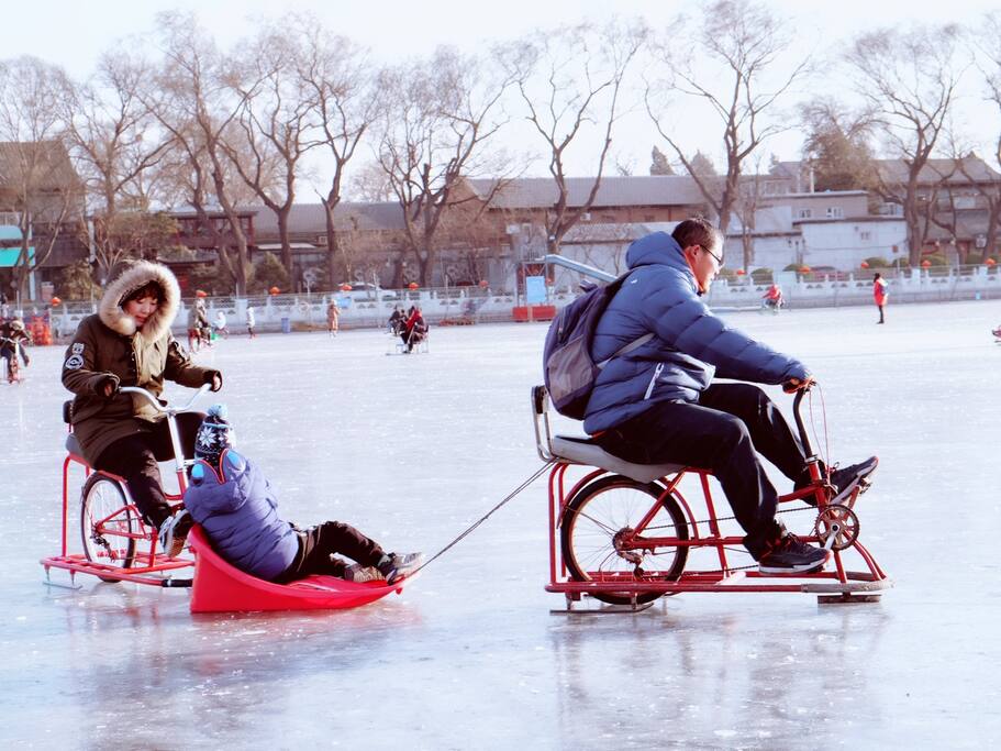后海滑小冰车 真正的北平冬天在这里 北京旅游攻略 尽在airbnb爱彼迎