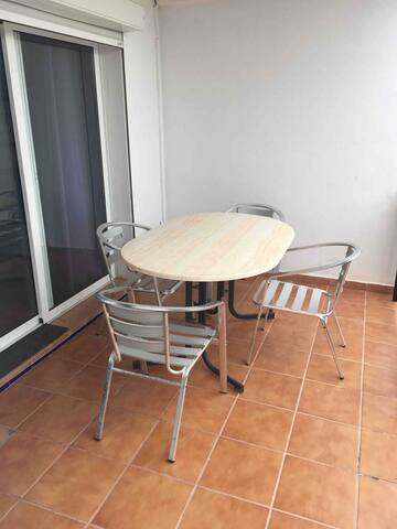 A 100 m de la playa, con terraza y kids friendly gallery image 4