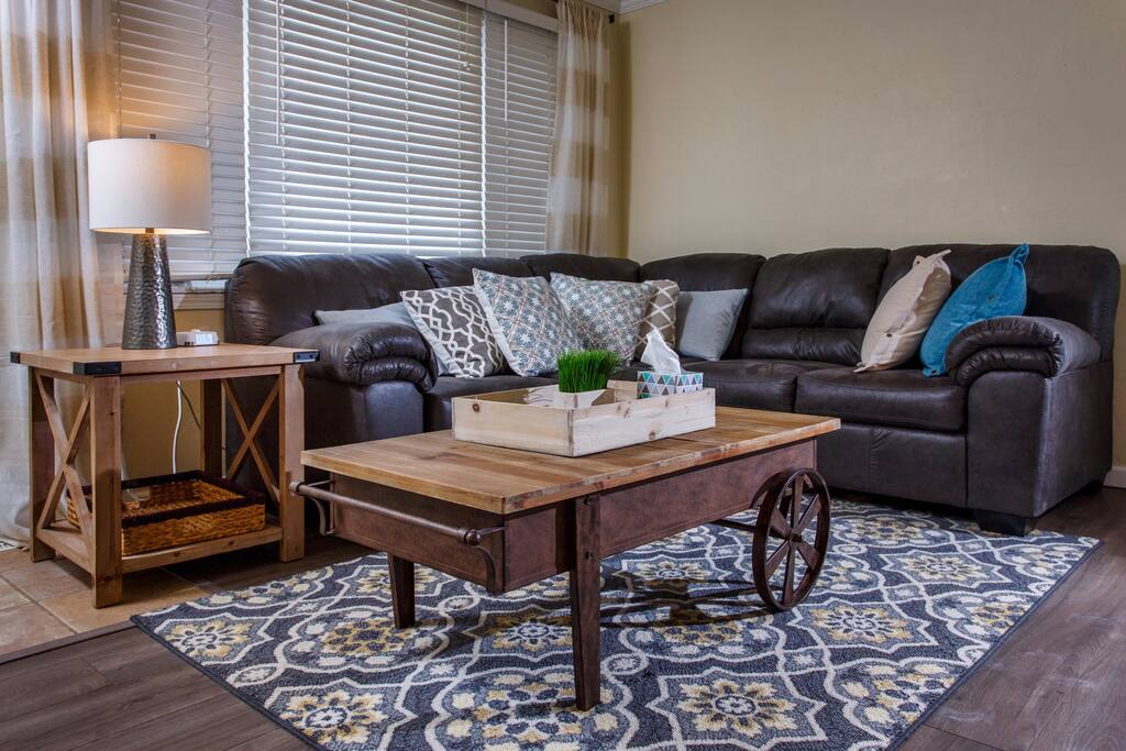 Team neutral decor