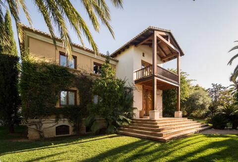Exclusive Villa in Denia 12 / 18 places