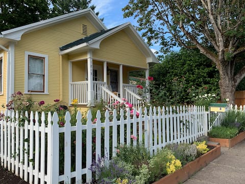 Luxury Historic Cottage - Walk to Tasting Rooms