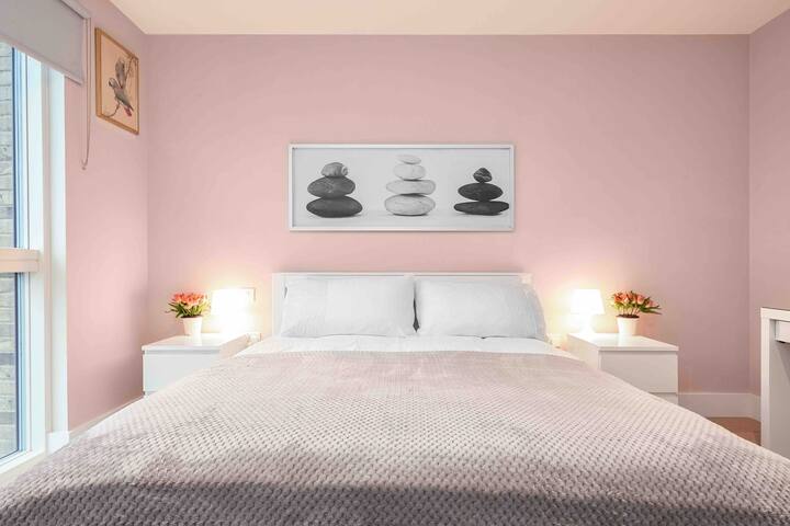 Luxury 2 Bedroom Apartment. Free Wifi and Parking gallery image 2