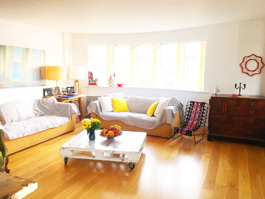 Lounge 1