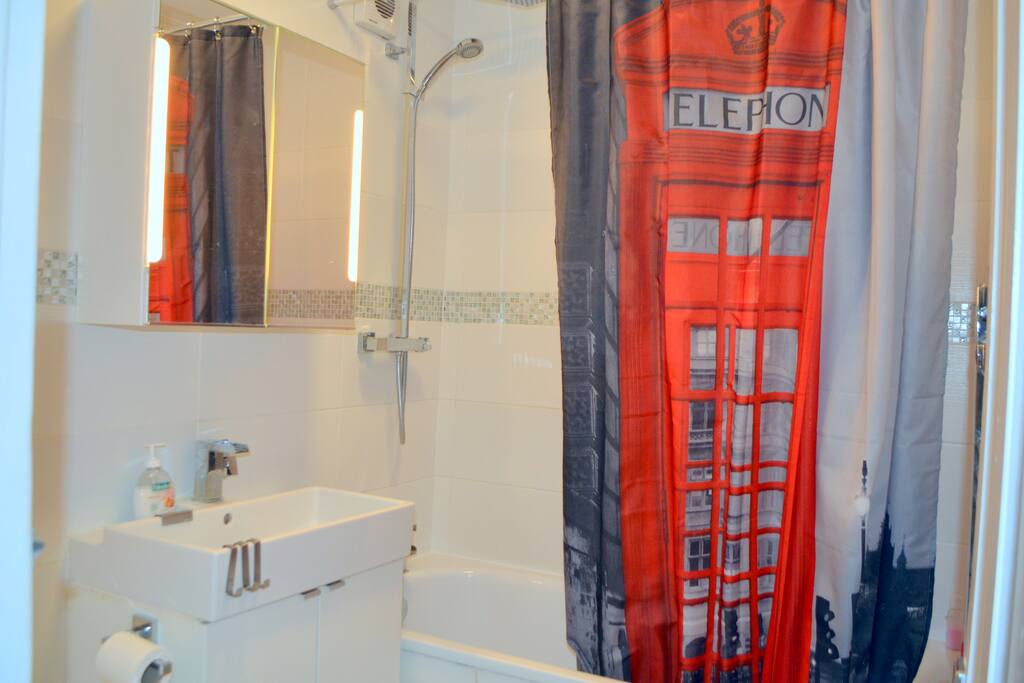 Bathroom with shower (shared)