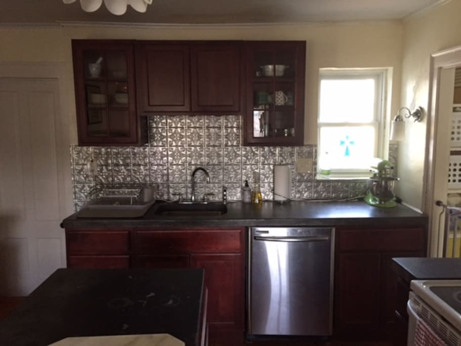 Kitchen, ready for cooking.