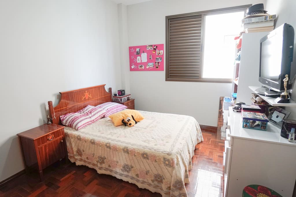 Quarto 2 cama casal.