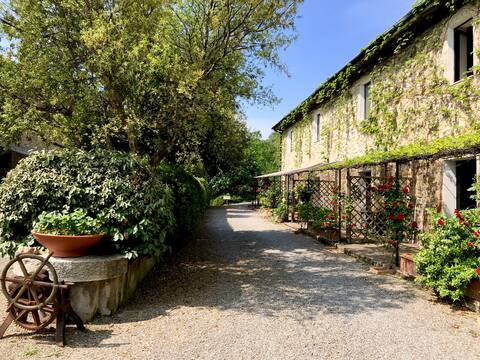 Large two-bedroom apartment in Historic Estate