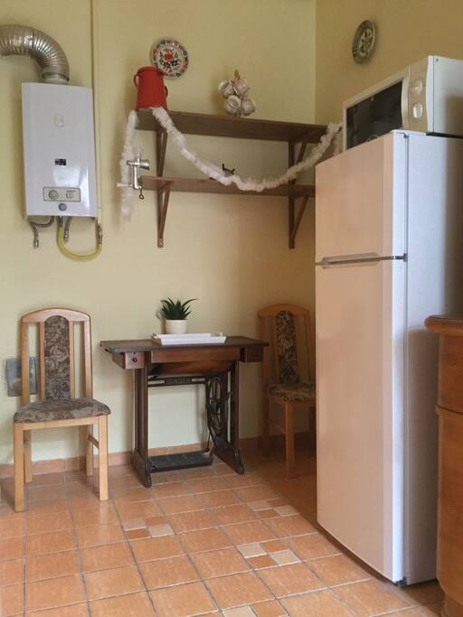 Kitchen with the old Singer
