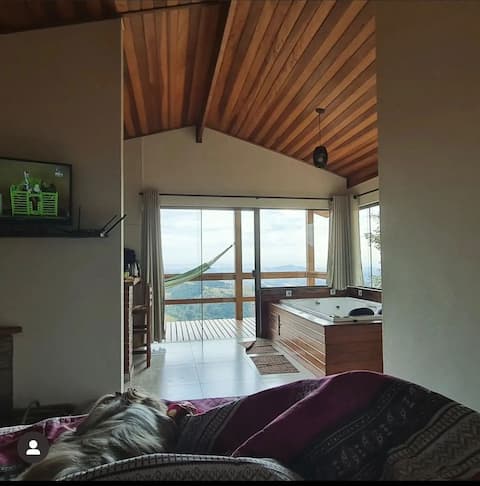 Popular Airbnb listing: Tarumã Cottage 🌳 in Paraisópolis