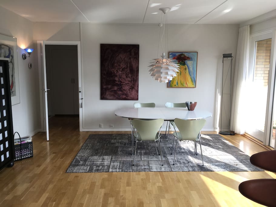Living room with access to the balcony
