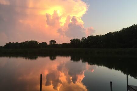 DeVere's Riverside Retreat