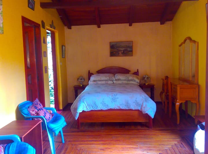 Main Room - Hummingbird Suite - Vilcabamba