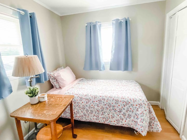 غرفة نوم واحدة - سرير مزدوج وسرير مزدوج