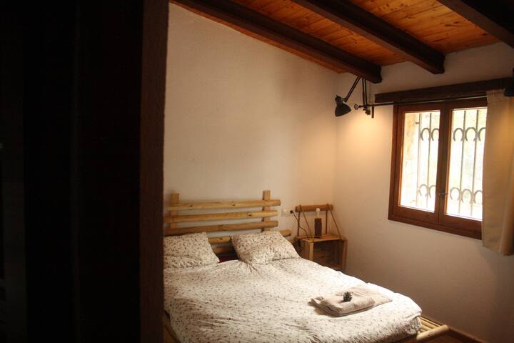 Can Sarolet, a bedroom