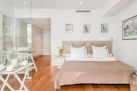 Studio Tram with Courtyard Terrace