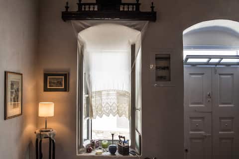 Top Airbnb: Eleni's cosy apartment in Δήμος Σίφνου