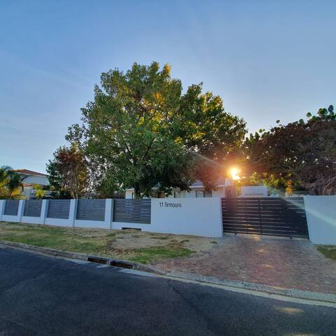 Somerset West Retreat gallery image 3