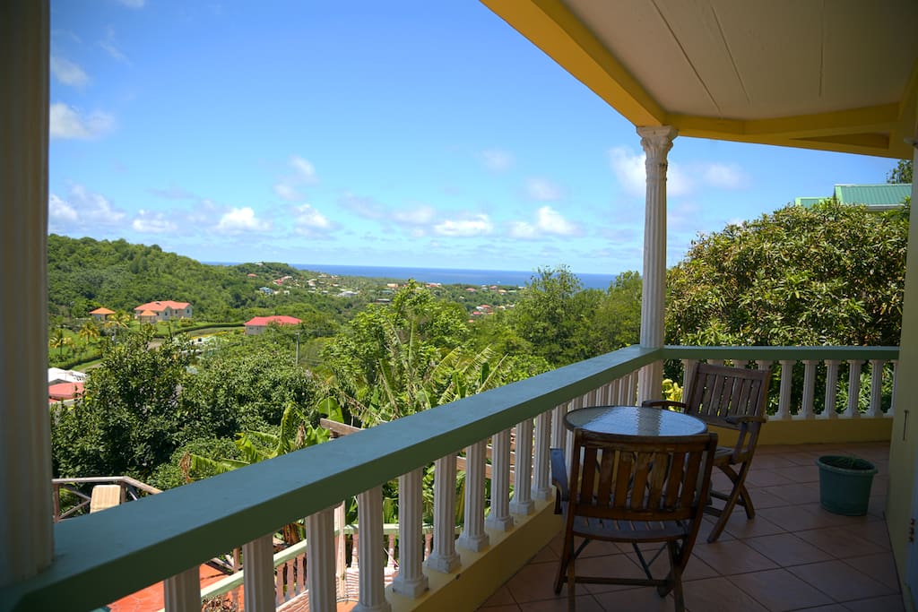 Verandah with sea views - perfect for Breakfast & sunset drinks!