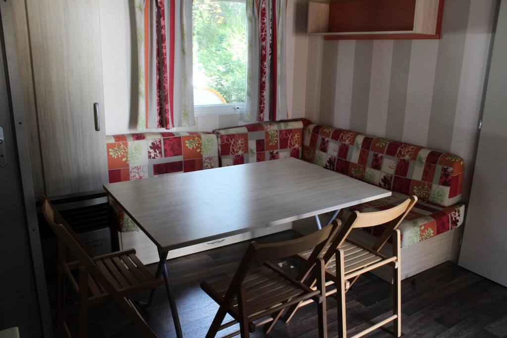Mobilhome 4 Pièces 8 personnes