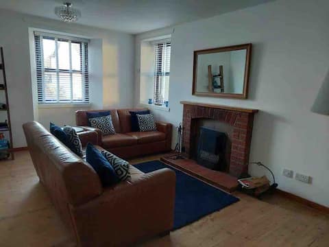 Cnoc-na-Faire, Bowmore Cottage