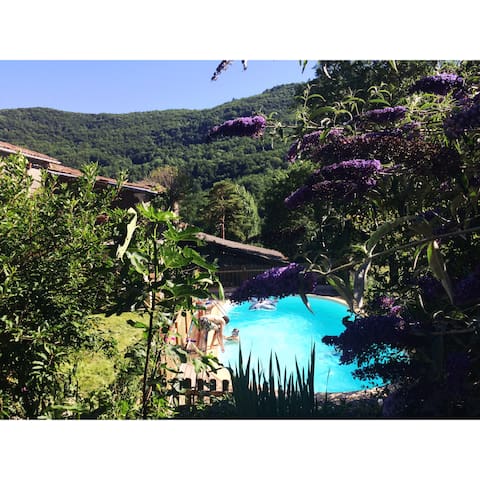 Gîte avec piscine dans environnement privilégié