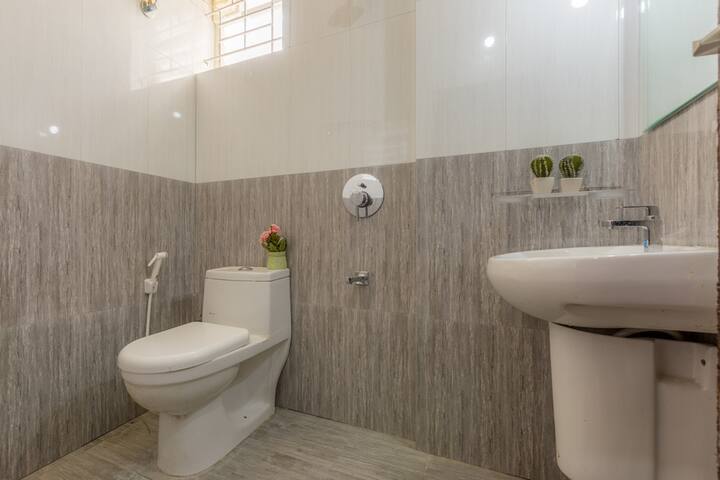 Hello World Infinity | Electronic City -04