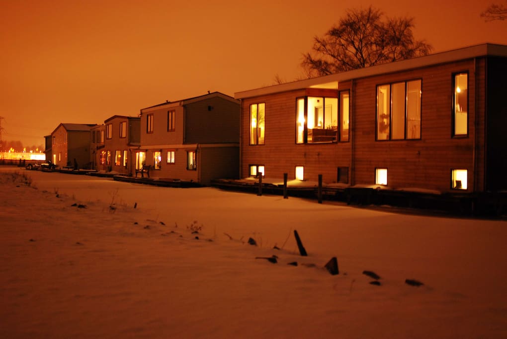 Houseboat in the snow